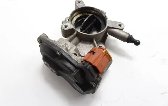 Opel Zafira C Throttle valve 55564164