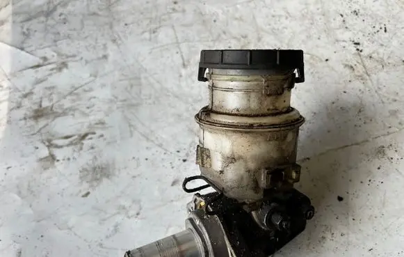 Opel Frontera B Master brake cylinder