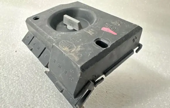 Audi 80 90 S2 B4 Tail light bulb cover holder THK81