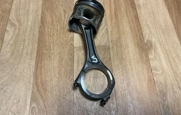 Volkswagen Touareg II Piston with connecting rod 059AJ39