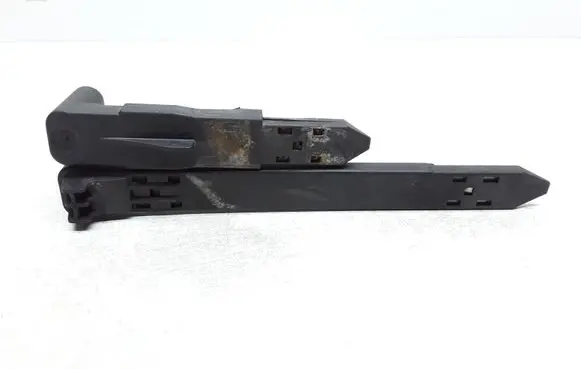Volvo XC60 Headlight/headlamp mounting bracket 30763154 30763155 89075547