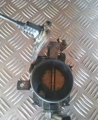 Ford Focus Throttle valve XS4UBE 98101429