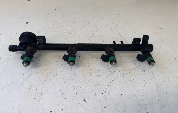 Opel Vivaro Fuel injectors set 7700107405 7700112777 4346B02983