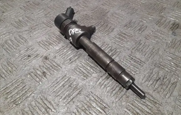 Opel Zafira B Fuel injector 0445110276 2205202869013