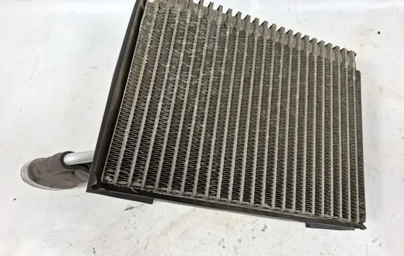 Volkswagen PASSAT B5 Air conditioning (A/C) radiator (interior) 