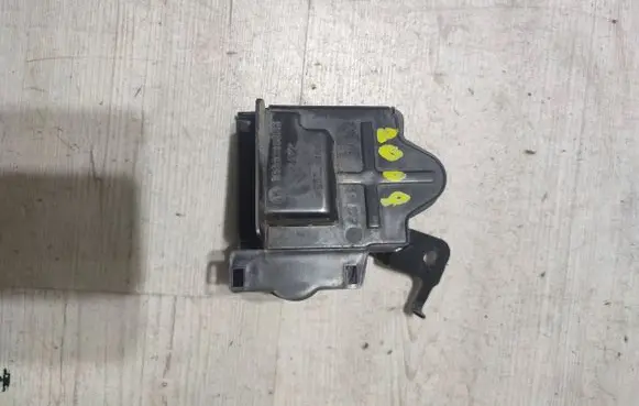 Peugeot 2008 I Other engine bay part 9801808680
