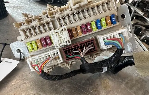 Nissan X-Trail T32 Fuse module