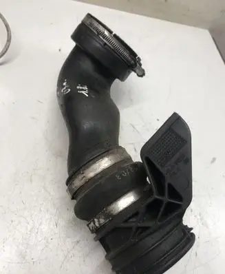 Mercedes-Benz C W203 Air intake hose/pipe A2710901437