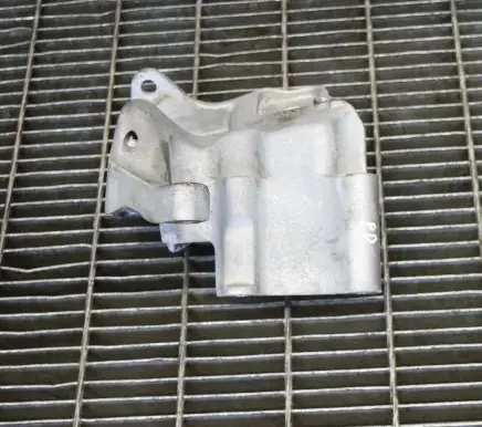 Volvo XC60 Engine mounting bracket 31401633