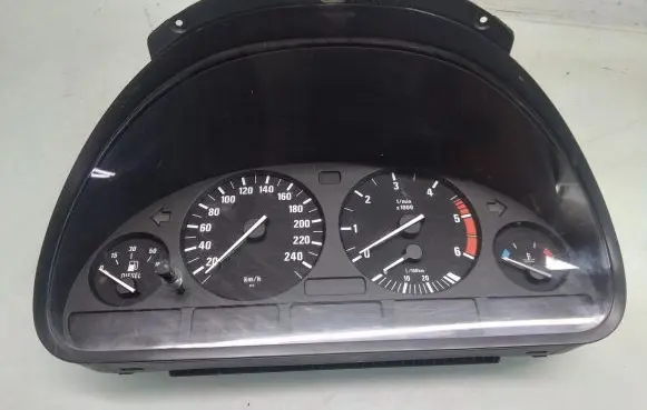 BMW 5 E39 Speedometer (instrument cluster) 87001313