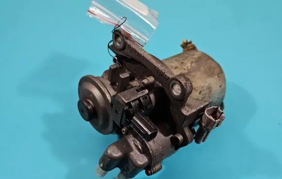 Toyota Land Cruiser (J200) Fuel filter housing 23300-51042 IMPRK1430799