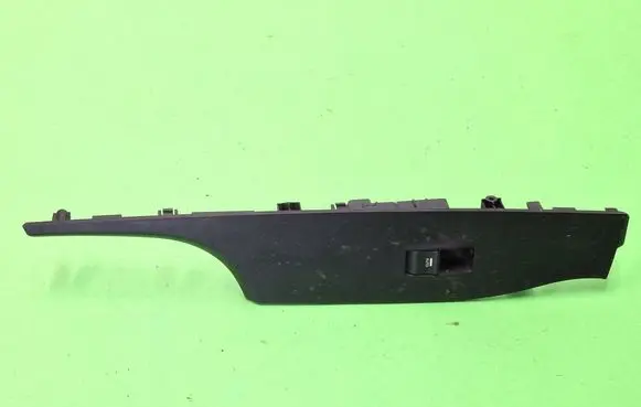 Hyundai i40 Electric window control switch 935753Z200