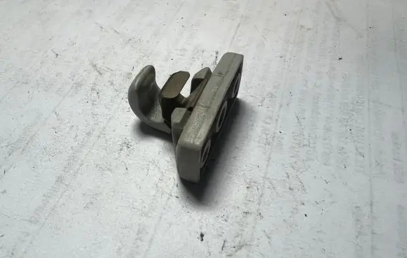 Skoda Superb B5 (3U) Sun visor clip/hook/bracket 3B0857561B