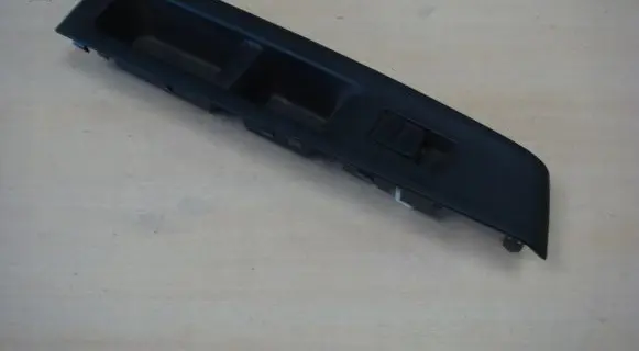 Toyota Yaris Electric window control switch
