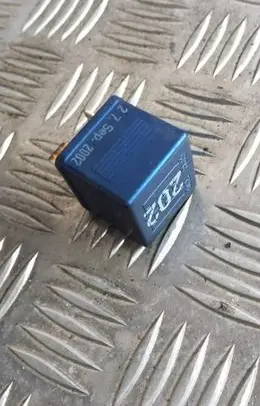 Audi A6 S6 C5 4B Other relay 8a0951253