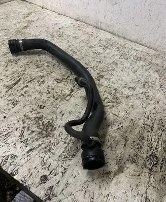 BMW X3 E83 Engine coolant pipe/hose