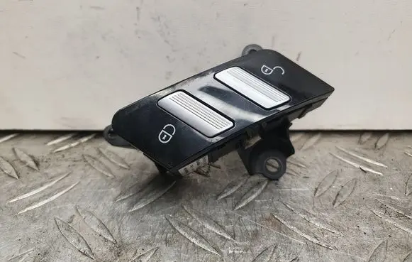Mercedes-Benz S W221 Central locking switch button A2218213151