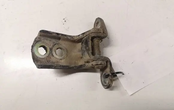 Nissan Primera Rear door lower hinge