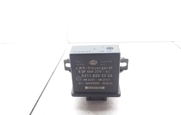 Mercedes-Benz E W211 Light module LCM A2118203226 5DF00827800