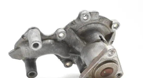 Ford Focus Water pump CM5G8501FA