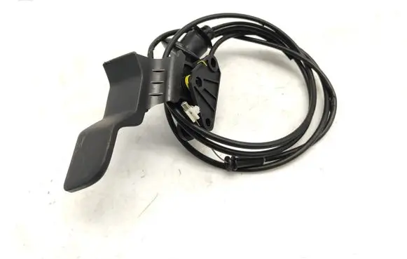 Peugeot 208 Engine bonnet (hood) release handle
