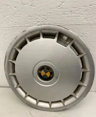 BMW 5 E34 R15 wheel hub/cap/trim 36131129843