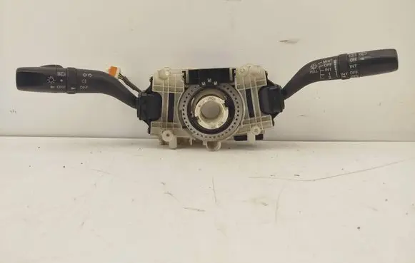 Mazda 6 Wiper turn signal indicator stalk/switch 17A089