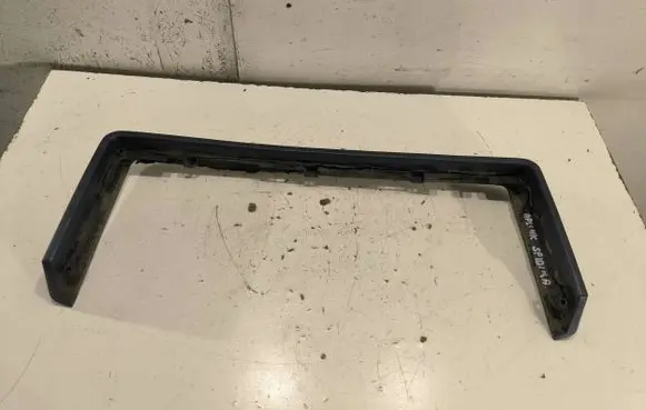 Chevrolet Suburban Panel trim 15590565