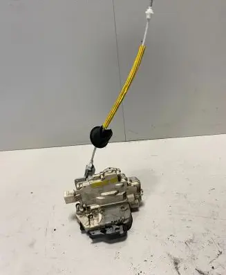 Audi A3 S3 8P Front door lock 4F2837015