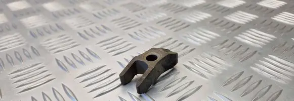 Volkswagen PASSAT B5 Fuel Injector clamp holder 
