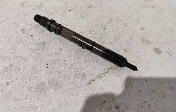 Audi A6 S6 C5 4B Fuel injector 059130201F