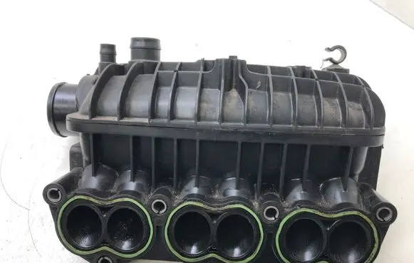 Ford Focus Intake manifold 1047092S01