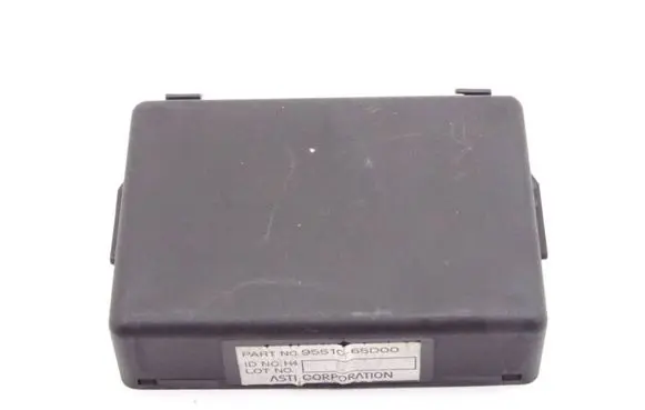 Suzuki Grand Vitara II Air conditioner control unit module 38700-60G00