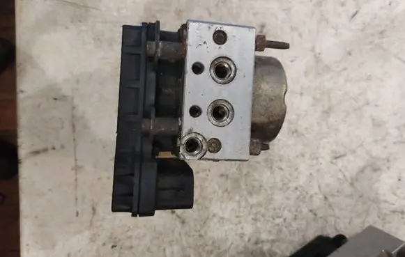 Suzuki Grand Vitara I ABS Pump SK34X071 83094X0733106 BS35