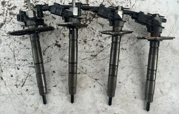 Audi A4 S4 B8 8K Fuel injectors set 0445116030 03L130277