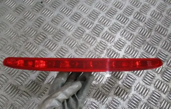 Peugeot 308 SW Third/center stoplight
