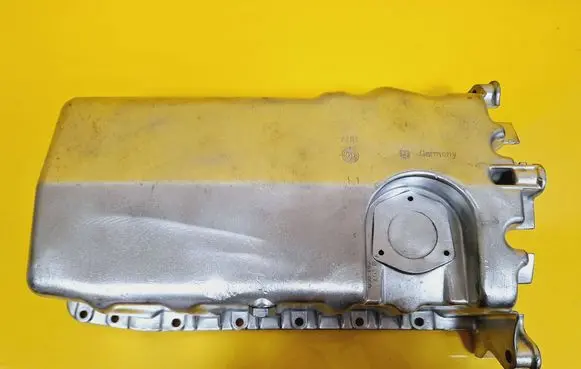 Volkswagen Golf IV Oil sump 038103603N
