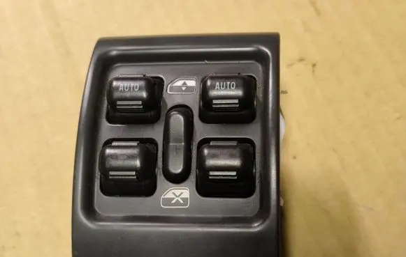 Chrysler PT Cruiser Electric window control switch 0UK931DVAB