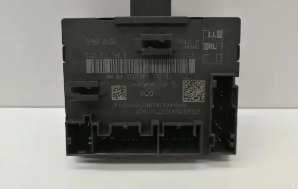 Volkswagen PASSAT B8 Door control unit/module 5Q0959592E 5Q0959592B