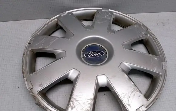 Ford Focus R16 wheel hub/cap/trim 4M511000EB