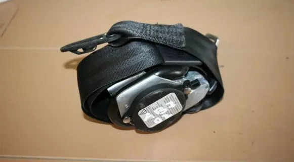 Audi A4 S4 B7 8E 8H Front seatbelt 8E0857705G