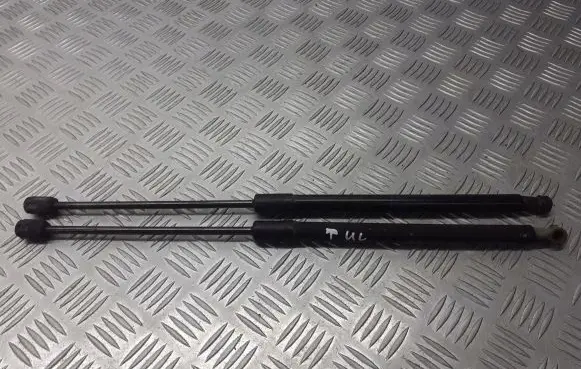 Skoda Fabia Mk2 (5J) Shock absorber/damper mounting bracket 5J6827550B