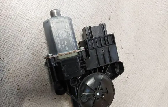Volkswagen Polo VI Front door electric window regulator 2Q1959406B