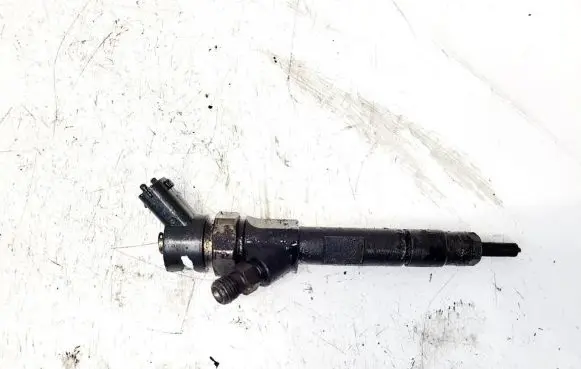 Nissan Primera Fuel injector 0445110110b 8208100272