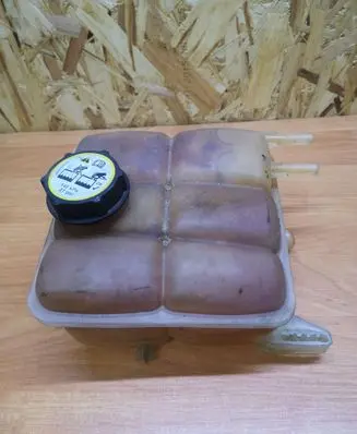 Volvo V50 Coolant expansion tank/reservoir