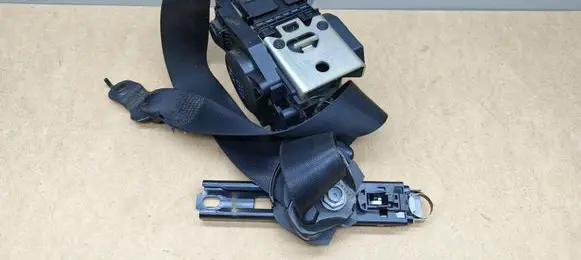 Mercedes-Benz CLS C219 Front seatbelt 2118604286