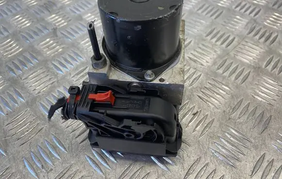 Skoda Fabia Mk2 (5J) ABS Pump 6R0614117D 0265231945