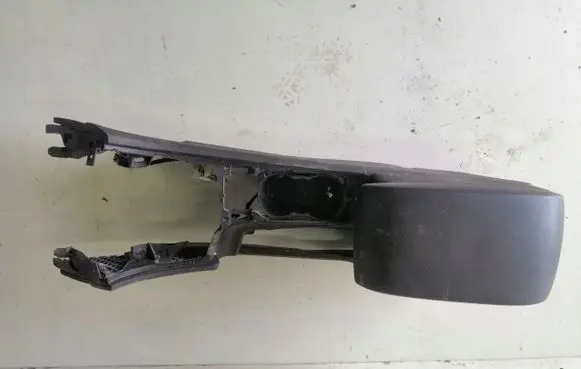 Ford Mondeo MK IV Center console BG9T15K857