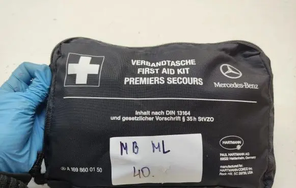 Mercedes-Benz ML W164 First aid kit A1698600150