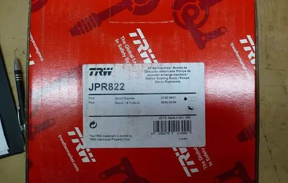 Ford Escort Power steering pump JPR822